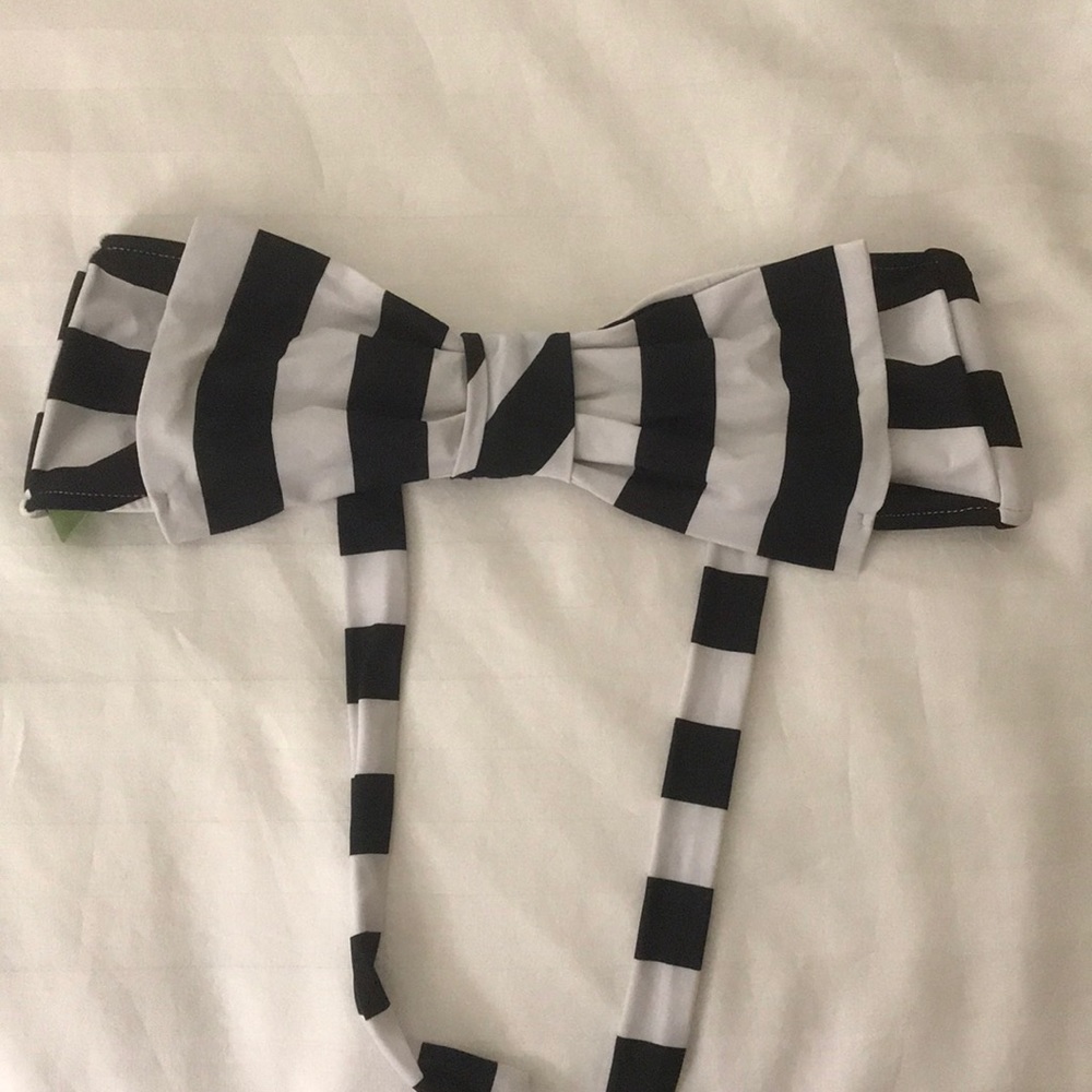 Black and white stripped bandeau bathing suit top